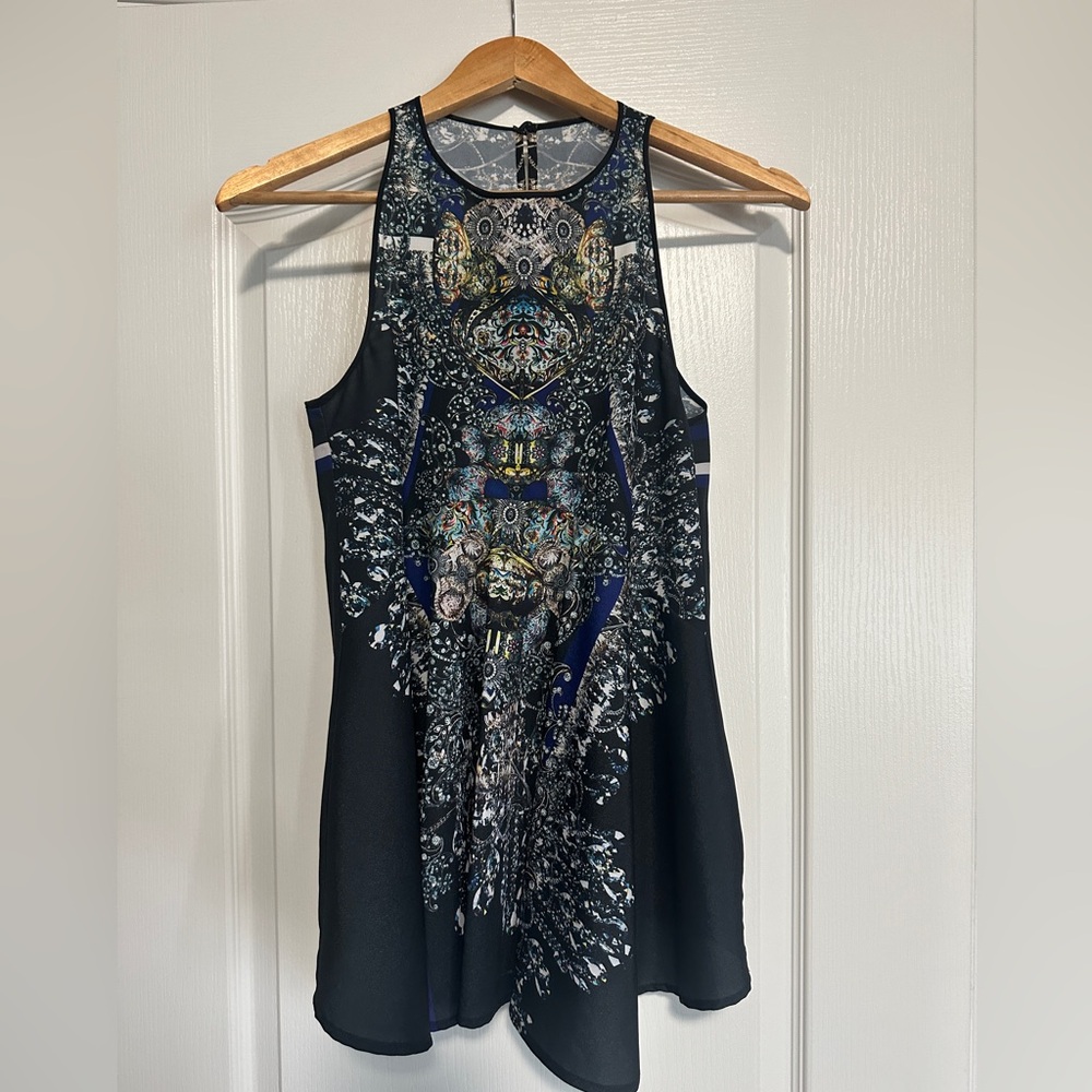 Unique Digital Print Trapeze Hem Tank Top - Picture 3 of 15